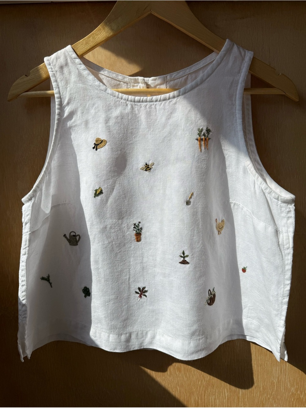 Hand-Embroidered NotPerfectLinen Bay Top - Picture 1 of 8